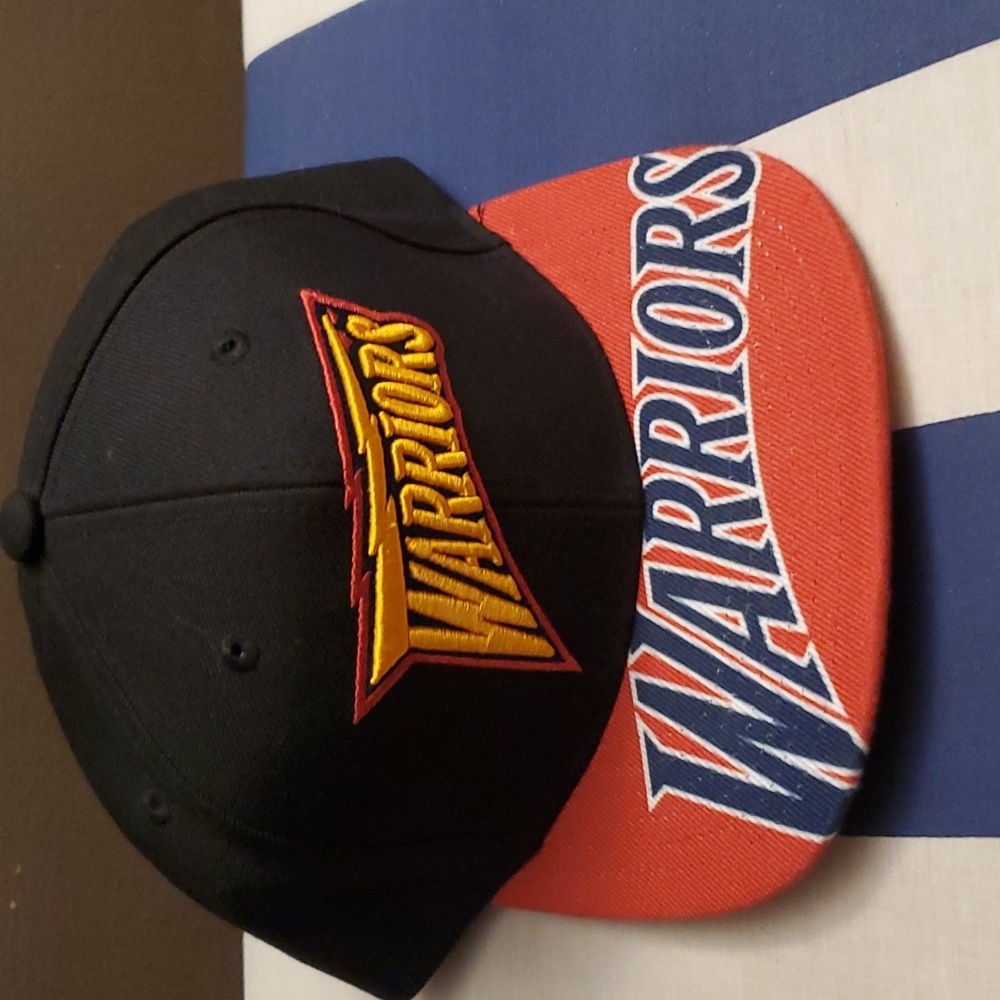 Mitchell & Ness Golden State Warriors Swingman Pop Black/Red Adjustable Snapback